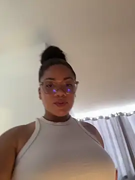 ashley Tompson1 online show from April 24, 2026, 1:35 pm
