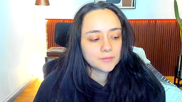 KatherineBond online show from December 17, 2025, 7:31 pm