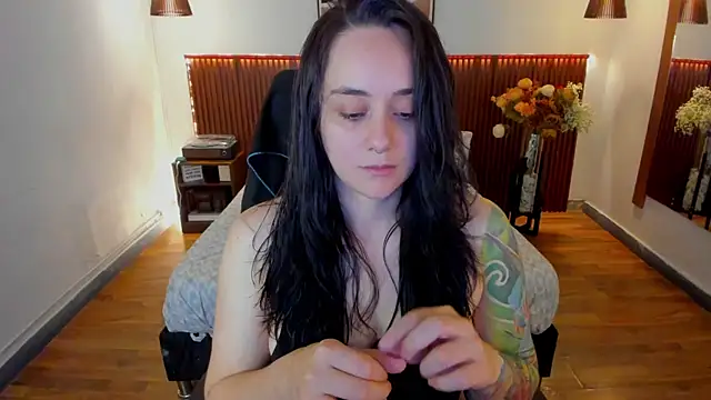 Snapshot of KatherineBond chatting on May 8, 2026, 7:08 pm KatherineBond online show from May 8, 2026, 7:08 pm
