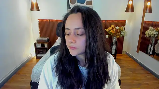 Snapshot of KatherineBond chatting on May 9, 2026, 4:01 pm KatherineBond online show from May 9, 2026, 4:01 pm