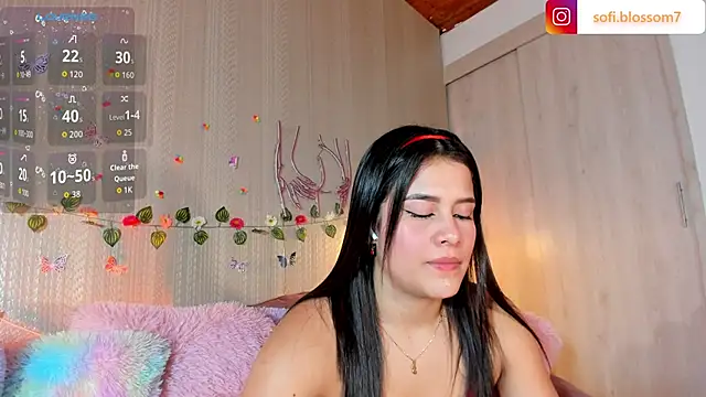 Snapshot of Sofi_Blossom chatting on June 26, 2026, 7:51 pm Sofi Blossom online show from June 26, 2026, 7:51 pm