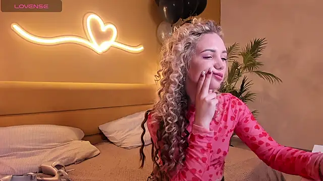 EvaMoran online show from January 24, 2025, 8:13 am