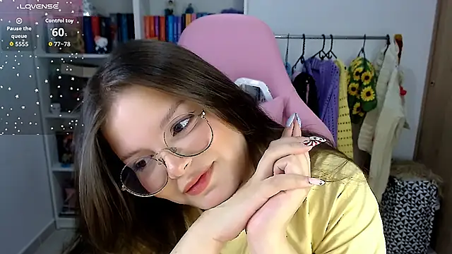 Gabiwaifu online show from November 11, 2025, 2:22 am