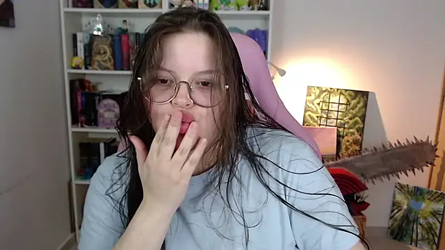Snapshot of Gabiwaifu chatting on July 10, 2026, 3:55 am Gabiwaifu online show from July 10, 2026, 3:55 am