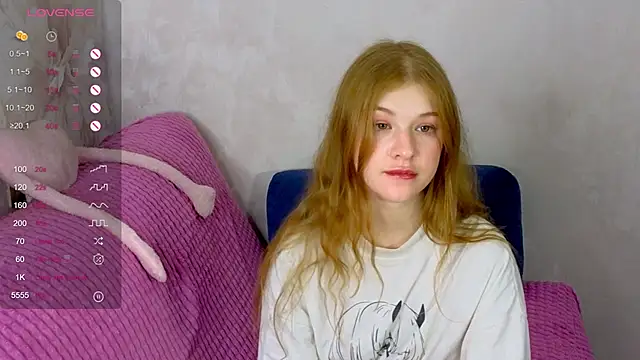 TrissMerigold9 online show from September 9, 2025, 6:18 pm