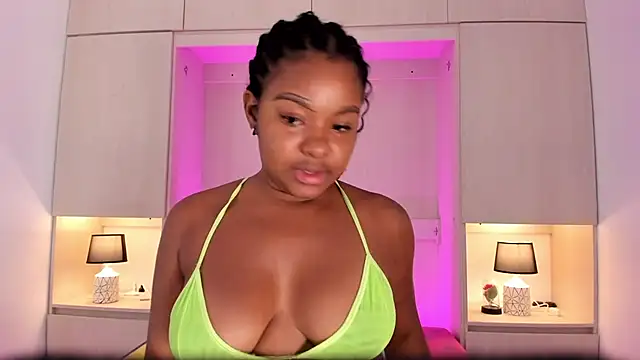 Snapshot of tamaraa_smiith chatting on January 23, 2025, 11:48 am tamaraa smiith online show from January 23, 2025, 11:48 am