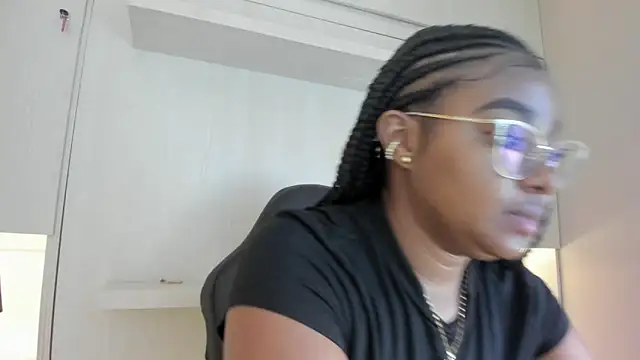 tamaraa smiith online show from February 25, 2026, 7:34 pm