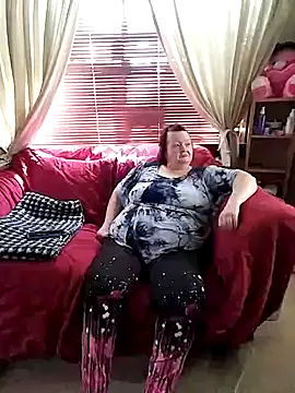 Bayou Woman68 online show from April 10, 2026, 8:02 pm