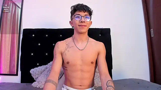 Snapshot of im__thomass chatting on December 11, 2024, 5:32 am im thomass online show from December 11, 2024, 5:32 am