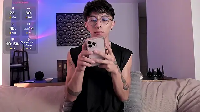 Snapshot of im__thomass chatting on December 14, 2025, 5:24 am im thomass online show from December 14, 2025, 5:24 am