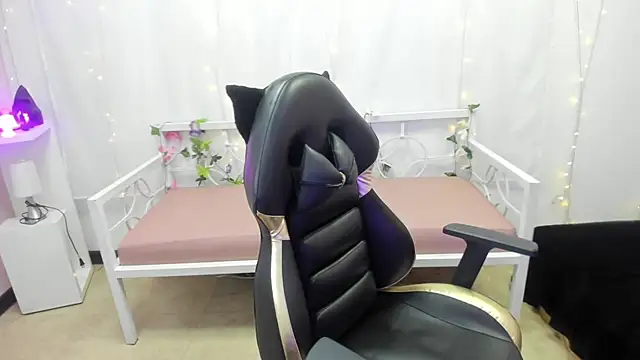 Snapshot of chica_Hetfield chatting on February 8, 2025, 2:38 pm chica Hetfield online show from February 8, 2025, 2:38 pm