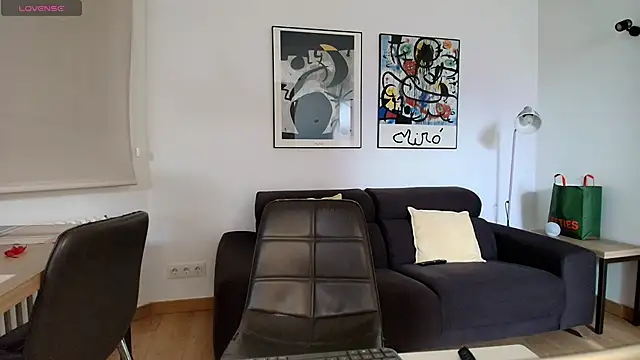 Snapshot of Arya_33 chatting on December 2, 2025, 9:14 am Arya 33 online show from December 2, 2025, 9:14 am