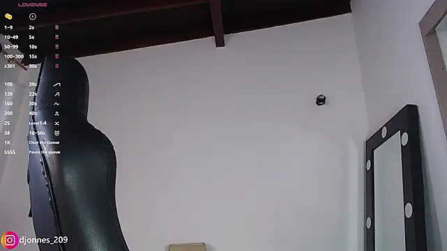 Snapshot of DilanJonnes_ chatting on May 26, 2026, 6:04 pm DilanJonnes online show from May 26, 2026, 6:04 pm