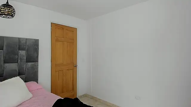 Snapshot of _Little_angel69 chatting on February 18, 2025, 12:37 am Little angel69 online show from February 18, 2025, 12:37 am