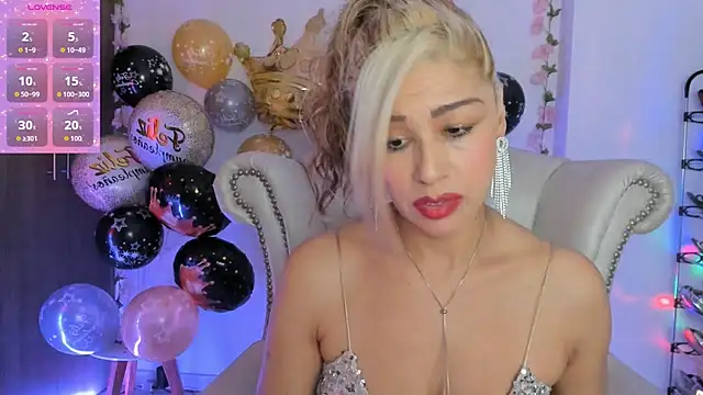 Isabelhot1 online show from June 24, 2026, 5:56 pm