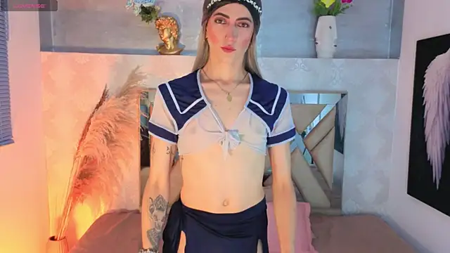 Snapshot of dominic_thailor chatting on June 17, 2026, 3:35 pm dominic thailor online show from June 17, 2026, 3:35 pm