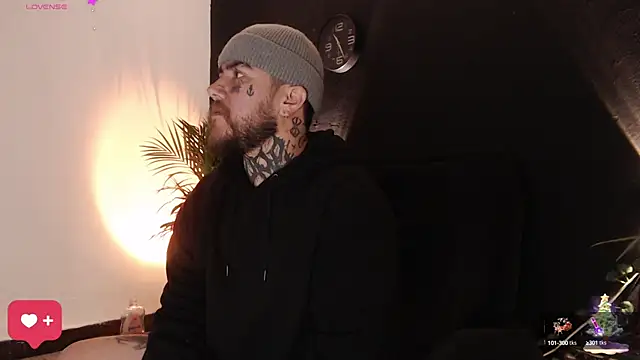 Snapshot of Ash_gusbig chatting on January 6, 2025, 12:27 am Ash gusbig online show from January 6, 2025, 12:27 am