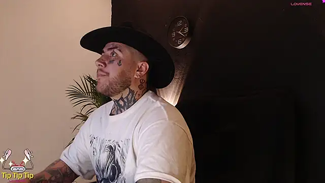 Snapshot of Ash_gusbig chatting on January 24, 2025, 3:22 am Ash gusbig online show from January 24, 2025, 3:22 am