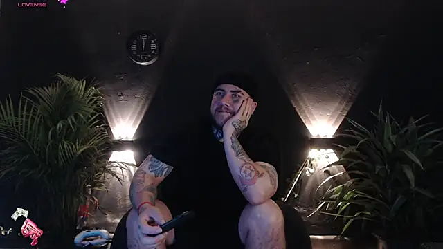 Snapshot of Ash_gusbig chatting on February 16, 2025, 11:05 pm Ash gusbig online show from February 16, 2025, 11:05 pm