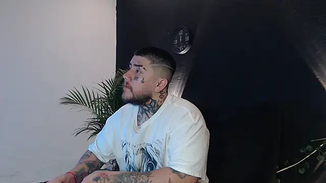 Snapshot of Ash_gusbig chatting on February 27, 2025, 2:53 am Ash gusbig online show from February 27, 2025, 2:53 am