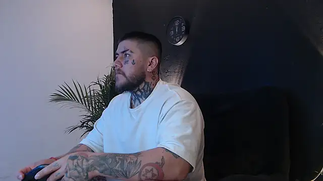 Snapshot of Ash_gusbig chatting on March 16, 2025, 1:49 am Ash gusbig online show from March 16, 2025, 1:49 am