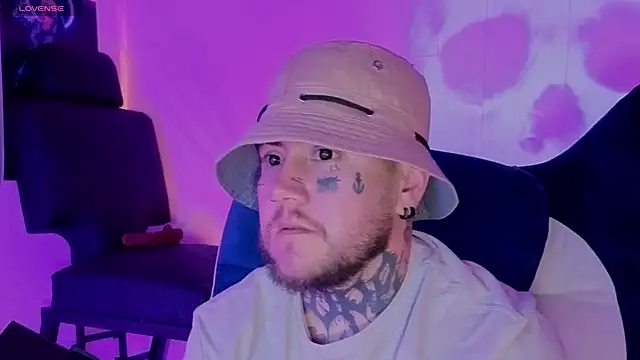 Snapshot of Ash_gusbig chatting on November 6, 2025, 2:45 am Ash gusbig online show from November 6, 2025, 2:45 am