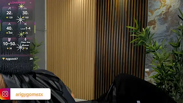 ArigyGomez online show from November 13, 2025, 3:55 pm