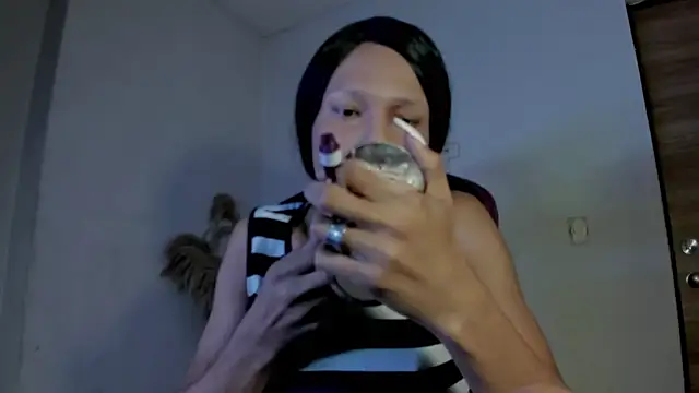 carolinemiller7 online show from December 21, 2025, 9:11 pm