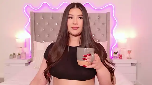 JuliaSUMMERS2022 online show from May 9, 2026, 11:32 pm