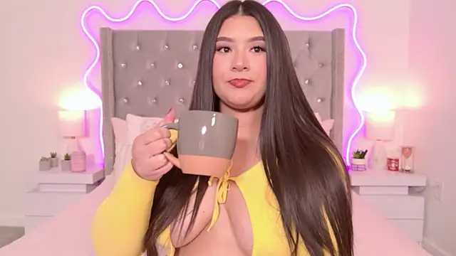 JuliaSUMMERS2022 online show from May 14, 2026, 12:28 am