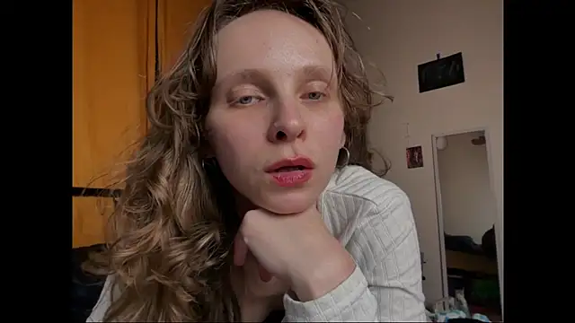 Snapshot of MikkyMoony chatting on November 23, 2025, 6:41 pm MikkyMoony online show from November 23, 2025, 6:41 pm