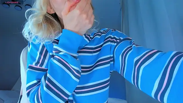 JennyWoody online show from October 2, 2025, 4:14 pm