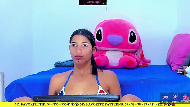AriannaLewiis online show from June 19, 2026, 7:06 pm