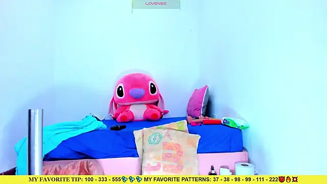 AriannaLewiis online show from July 24, 2026, 7:34 pm