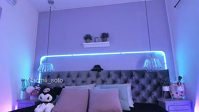 Naomii Soto online show from March 18, 2025, 8:04 pm