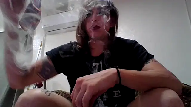 Turning2Jade online show from October 25, 2025, 1:46 am