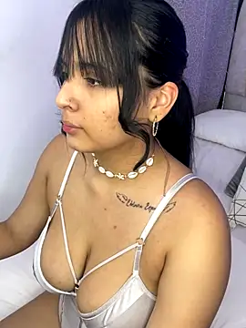 Snapshot of Madyson_Hot chatting on September 22, 2025, 1:35 pm Madyson Hot online show from September 22, 2025, 1:35 pm