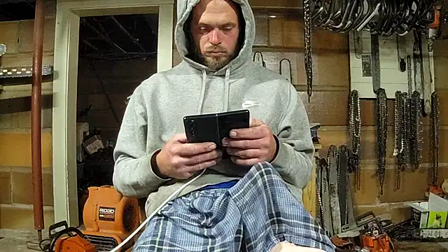 Snapshot of Bigoleslong98765 chatting on November 15, 2025, 7:05 am Bigoleslong98765 online show from November 15, 2025, 7:05 am