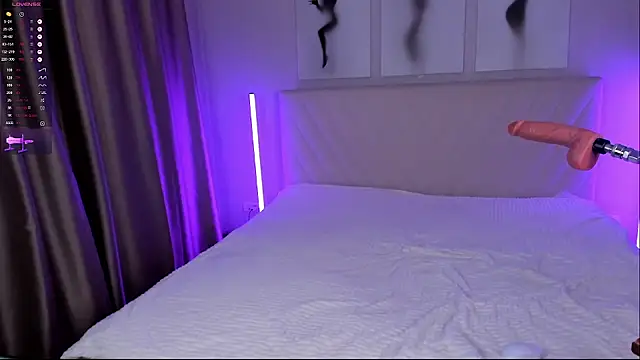 Snapshot of EmmaBarbs chatting on October 29, 2025, 9:05 pm EmmaBarbs online show from October 29, 2025, 9:05 pm