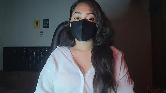 Snapshot of Most-Beautiful-Queen chatting on December 15, 2025, 7:29 pm Most-Beautiful-Queen online show from December 15, 2025, 7:29 pm