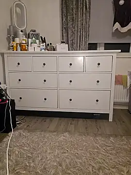 Britishbella online show from December 31, 2024, 6:24 pm