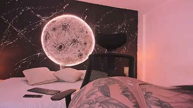 Snapshot of GinebraaFox_ chatting on February 20, 2025, 3:41 pm GinebraaFox online show from February 20, 2025, 3:41 pm