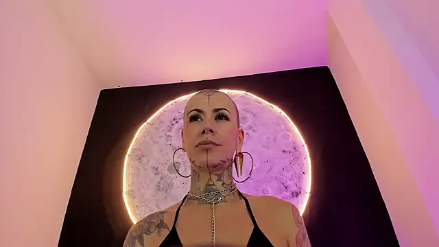 Snapshot of GinebraaFox_ chatting on March 10, 2025, 5:50 pm GinebraaFox online show from March 10, 2025, 5:50 pm