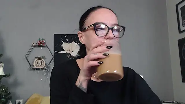 IzabelllNoir online show from December 19, 2025, 6:42 am