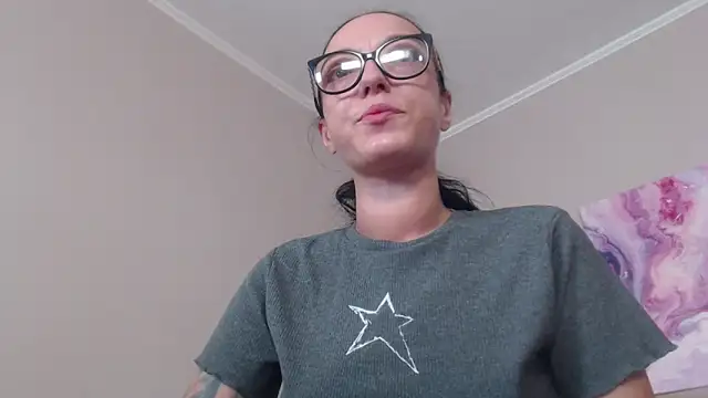 IzabelllNoir online show from June 30, 2026, 6:03 am