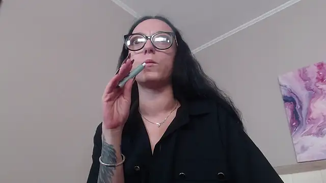 IzabelllNoir online show from July 12, 2026, 3:52 am
