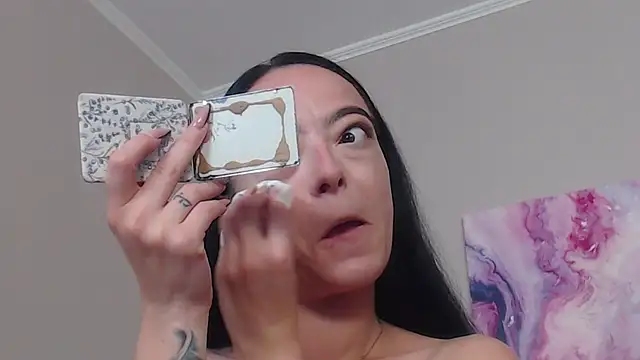 IzabelllNoir online show from July 17, 2026, 9:05 am