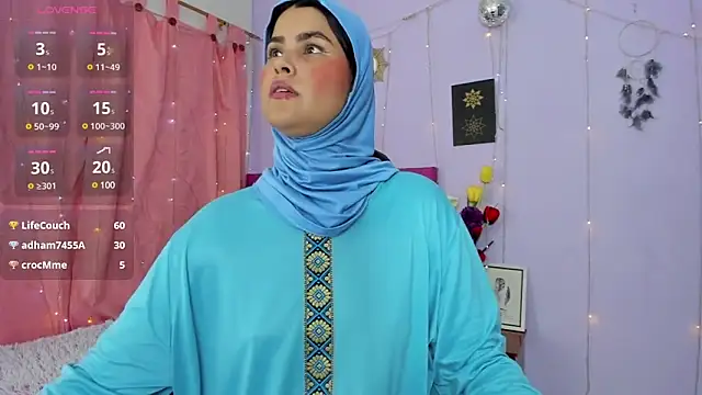 Snapshot of AishaAmin_ chatting on January 21, 2025, 4:05 pm AishaAmin online show from January 21, 2025, 4:05 pm