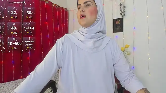 AishaAmin  online show from April 23, 2026, 12:29 pm