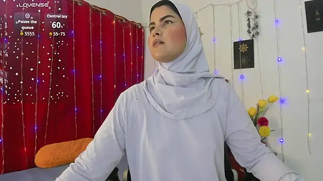 AishaAmin  online show from April 28, 2026, 12:21 pm